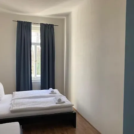 Erbenova 3* Praga